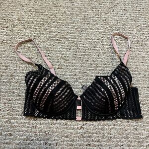 Victoria’s Secret Lace Lined Plunge Bra
